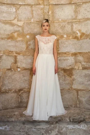 Robe de mariée fluide dentelle dos nu en v alesandra paris robe selena