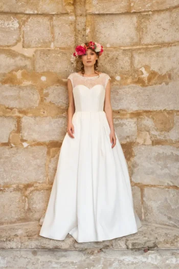 Robe de mariée simple et élégante trapeze année 50 Alesandra Paris robe KELLY