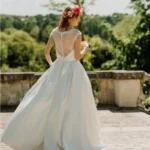 Robe de mariée simple et élégante trapeze année 50 Alesandra Paris robe KELLY
