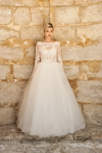 robe de mariee princess style grace kelly dentelle tulle avec manches longue dos nu en v alesandra paris robe grace