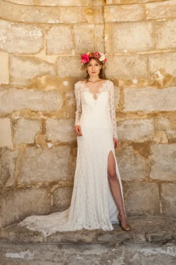 Robe de mariage boho chic champêtre dentelle manches longues Alesandra Paris robe Valentina