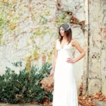 Robe de mariée décolleté V dentelle simple KATE alesandra paris