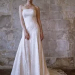 Robe de mariée dentelle vintage romantique avec traîne annee 30 ISABELLE Alesandra Paris
