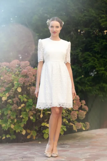 Robe de mariée pas chère simple et chic pour mariage civile CELINE alesandra paris