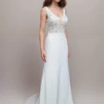 robe de mariee decollete plongeant en v dentelle crepe alesandra paris robe helena